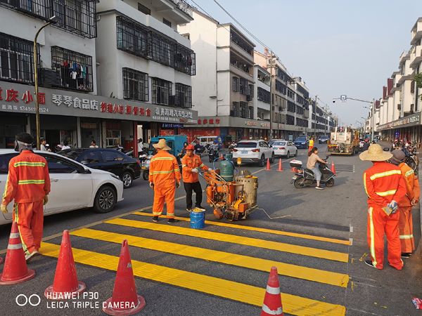 热熔车位划线施工时可根据以下施工方案